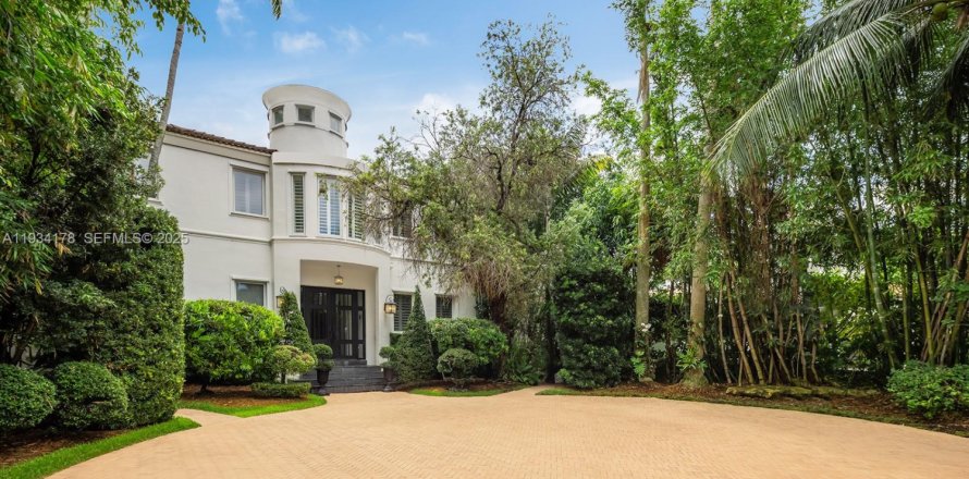 Casa en Miami Beach, Florida 6 dormitorios, 469.53 m2 № 1993639