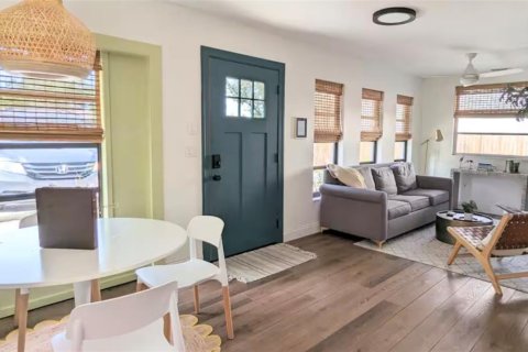 Immobilier commercial à vendre à Sarasota, Floride: 1 chambre, 157.56 m2 № 2415110 - photo 3