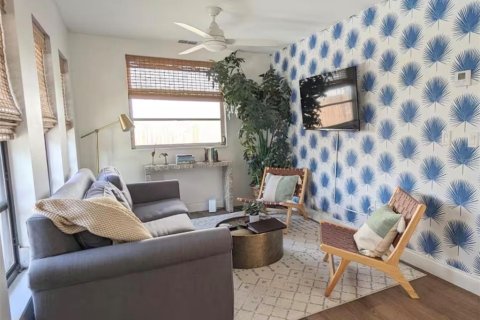 Immobilier commercial à vendre à Sarasota, Floride: 1 chambre, 157.56 m2 № 2415110 - photo 4