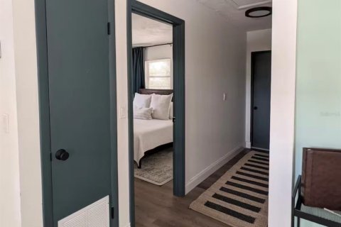 Immobilier commercial à vendre à Sarasota, Floride: 1 chambre, 157.56 m2 № 2415110 - photo 12