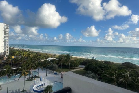 Condo à Surfside, Floride, 2 chambres  № 2000487