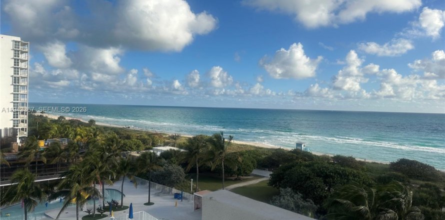 Condo à Surfside, Floride, 2 chambres  № 2000487