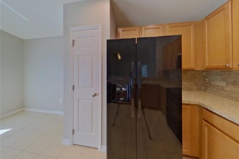 House in Land O' Lakes, Florida 3 bedrooms, 129.51 sq.m. № 1910125 - photo 4