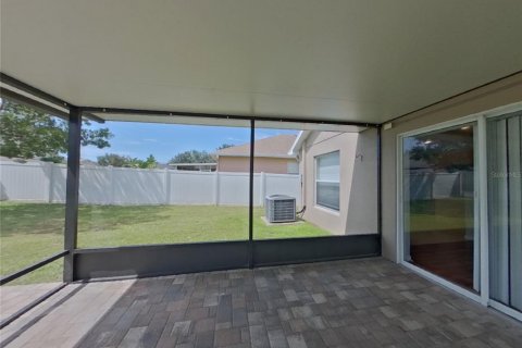 House in Land O' Lakes, Florida 3 bedrooms, 129.51 sq.m. № 1910125 - photo 13