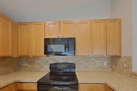 House in Land O' Lakes, Florida 3 bedrooms, 129.51 sq.m. № 1910125 - photo 5