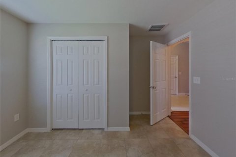 House in Land O' Lakes, Florida 3 bedrooms, 129.51 sq.m. № 1910125 - photo 10