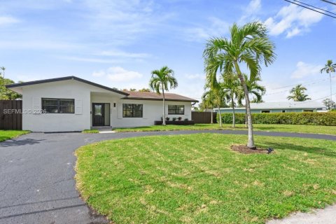 Villa ou maison à vendre à Oakland Park, Floride: 4 chambres, 155.8 m2 № 2050432 - photo 1