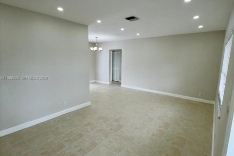 Villa ou maison à vendre à Oakland Park, Floride: 4 chambres, 155.8 m2 № 2050432 - photo 16