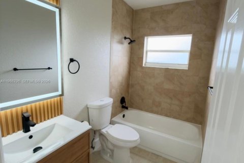 Villa ou maison à vendre à Oakland Park, Floride: 4 chambres, 155.8 m2 № 2050432 - photo 13