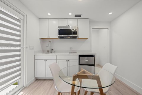 Propiedad comercial en Miami, Florida № 1988249