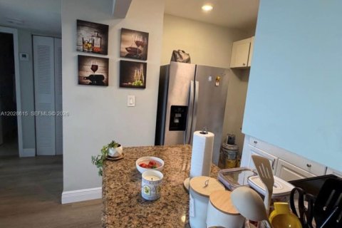 Condo in Miami, Florida, 2 bedrooms № 2189048 - photo 8