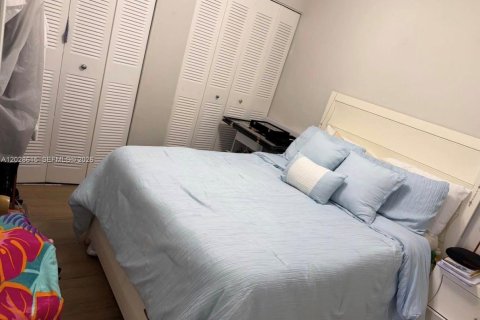 Condo in Miami, Florida, 2 bedrooms № 2189048 - photo 10