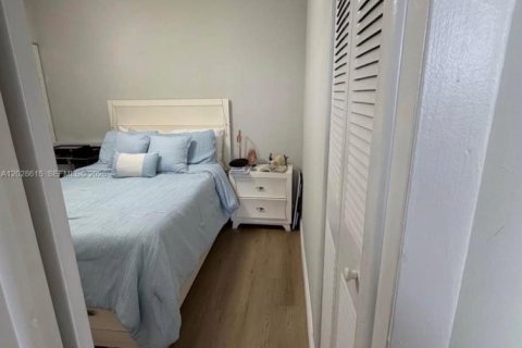 Condo in Miami, Florida, 2 bedrooms № 2189048 - photo 9