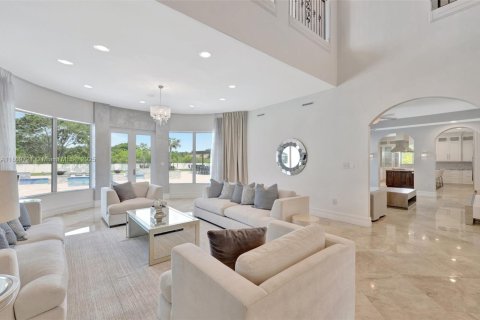 House in Southwest Ranches, Florida 8 bedrooms, 740.06 sq.m. № 1756677 - photo 14