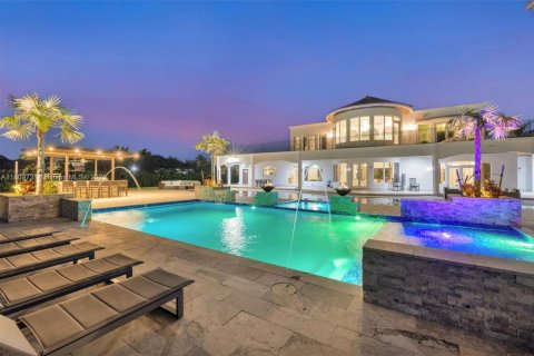 House in Southwest Ranches, Florida 8 bedrooms, 740.06 sq.m. № 1756677 - photo 11