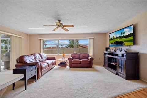 House in Venice, Florida 2 bedrooms, 173.17 sq.m. № 1545324 - photo 12