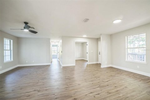 House in Okeechobee, Florida 4 bedrooms, 190.36 sq.m. № 1770897 - photo 5