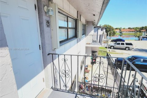 Copropriété à louer à Miami, Floride: 2 chambres, 79.52 m2 № 2033240 - photo 4