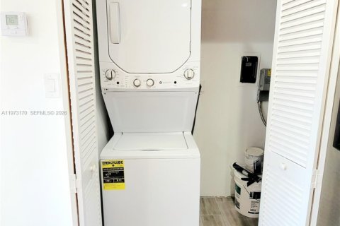 Copropriété à louer à Miami, Floride: 2 chambres, 79.52 m2 № 2033240 - photo 19