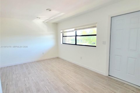 Copropriété à louer à Miami, Floride: 2 chambres, 79.52 m2 № 2033240 - photo 8
