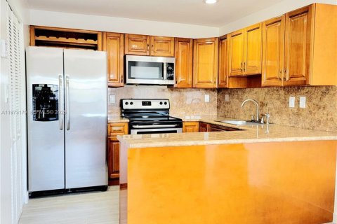 Copropriété à louer à Miami, Floride: 2 chambres, 79.52 m2 № 2033240 - photo 6