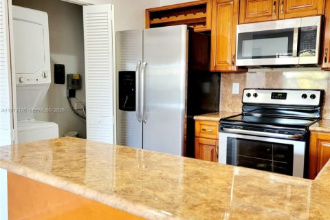 Copropriété à louer à Miami, Floride: 2 chambres, 79.52 m2 № 2033240 - photo 7