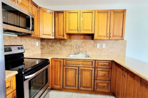 Copropriété à louer à Miami, Floride: 2 chambres, 79.52 m2 № 2033240 - photo 20