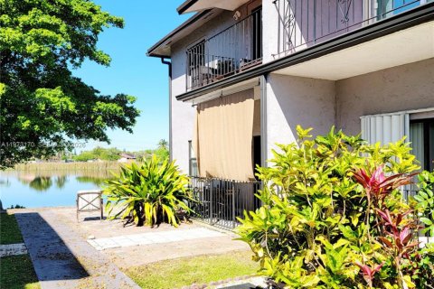 Copropriété à louer à Miami, Floride: 2 chambres, 79.52 m2 № 2033240 - photo 23