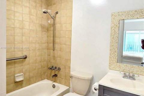 Copropriété à louer à Miami, Floride: 2 chambres, 79.52 m2 № 2033240 - photo 15