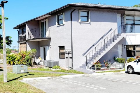 Copropriété à louer à Miami, Floride: 2 chambres, 79.52 m2 № 2033240 - photo 2