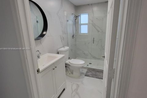 House in Fort Lauderdale, Florida 6 bedrooms, 170.48 sq.m. № 1962668 - photo 9