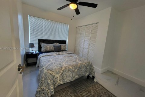 House in Fort Lauderdale, Florida 6 bedrooms, 170.48 sq.m. № 1962668 - photo 8