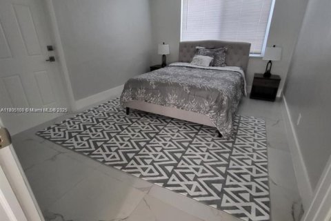 House in Fort Lauderdale, Florida 6 bedrooms, 170.48 sq.m. № 1962668 - photo 12