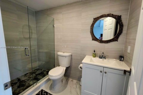 House in Fort Lauderdale, Florida 6 bedrooms, 170.48 sq.m. № 1962668 - photo 5