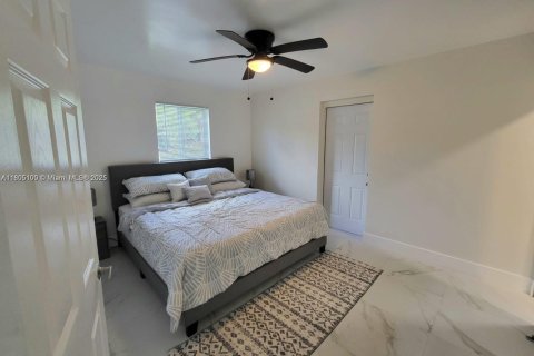 House in Fort Lauderdale, Florida 6 bedrooms, 170.48 sq.m. № 1962668 - photo 6