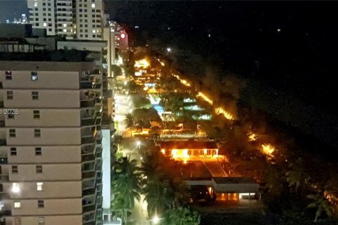 Купить кондоминиум в Майами-Бич, Флорида 2 спальни, 150.41м2, № 1969508 - фото 11