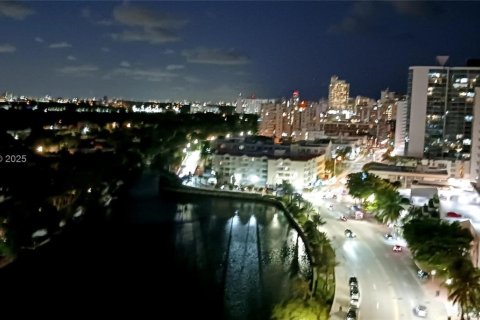 Купить кондоминиум в Майами-Бич, Флорида 2 спальни, 150.41м2, № 1969508 - фото 14