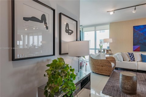Condominio en venta en North Bay Village, Florida, 3 dormitorios, 177.44 m2 № 1860787 - foto 3