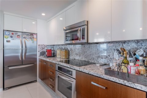 Condominio en venta en North Bay Village, Florida, 3 dormitorios, 177.44 m2 № 1860787 - foto 2