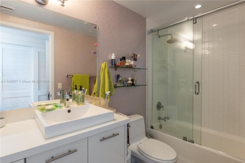 Condominio en venta en North Bay Village, Florida, 3 dormitorios, 177.44 m2 № 1860787 - foto 29