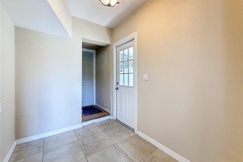 House in Saint Petersburg, Florida 4 bedrooms, 156.08 sq.m. № 1877386 - photo 4