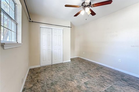House in Saint Petersburg, Florida 4 bedrooms, 156.08 sq.m. № 1877386 - photo 19