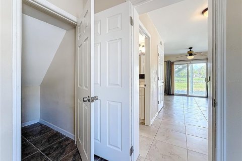 House in Saint Petersburg, Florida 4 bedrooms, 156.08 sq.m. № 1877386 - photo 22