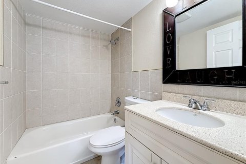 House in Saint Petersburg, Florida 4 bedrooms, 156.08 sq.m. № 1877386 - photo 23