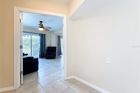 House in Saint Petersburg, Florida 4 bedrooms, 156.08 sq.m. № 1877386 - photo 5
