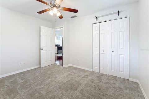 House in Saint Petersburg, Florida 4 bedrooms, 156.08 sq.m. № 1877386 - photo 28