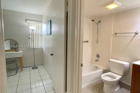 Copropriété à vendre à Miami, Floride: 2 chambres, 71.53 m2 № 1949731 - photo 5