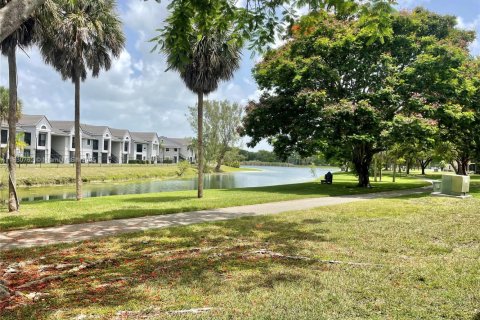 Copropriété à vendre à Miami, Floride: 2 chambres, 71.53 m2 № 1949731 - photo 15