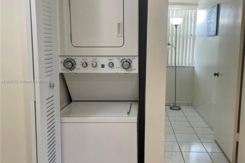 Copropriété à vendre à Miami, Floride: 2 chambres, 71.53 m2 № 1949731 - photo 4