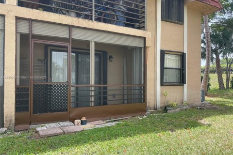 Copropriété à vendre à Miami, Floride: 2 chambres, 71.53 m2 № 1949731 - photo 17